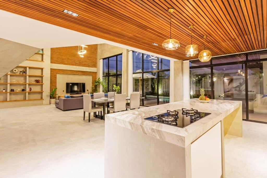 Manresa Villa Bali 4 Canggu Exterior foto